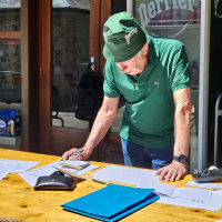 Le président du foyer rural veille au grain